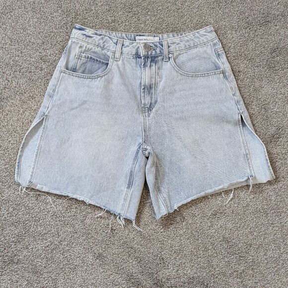 BAN-JARA Light Blue Denim Mid-Rise Cut-Off Jean Shorts; Size 9 / 28 - Picture 1 of 4